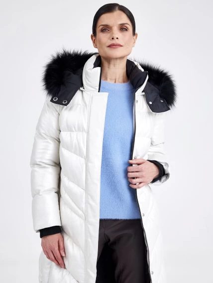 Кожаное стеганное женское пальто с меховым капюшоном премиум класса 3025, серебристое, размер 44, артикул 25430-1