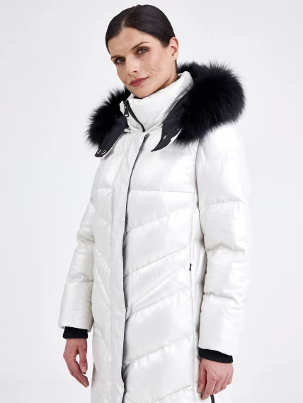 Кожаное стеганное женское пальто с меховым капюшоном премиум класса 3025, серебристое, размер 44, артикул 25430-6